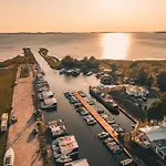 Marina Martinshafen - Lotsenhaus Ośrodek wypoczynkowy *