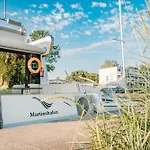 Ośrodek wypoczynkowy Marina Martinshafen - Lotsenhaus *