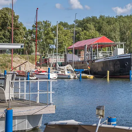 Marina Martinshafen - Lotsenhaus Resort