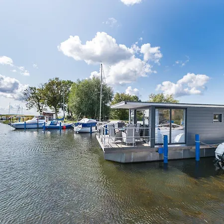 Marina Martinshafen - Lotsenhaus Resort *