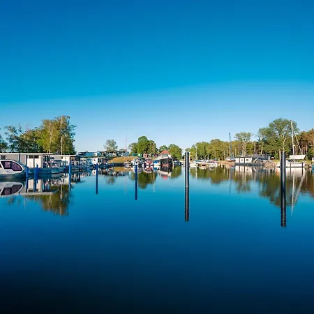 Marina Martinshafen - Lotsenhaus Resort *