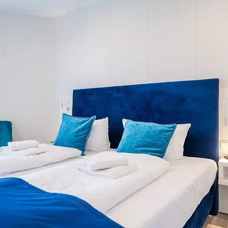 Marina Martinshafen - Lotsenhaus Resort