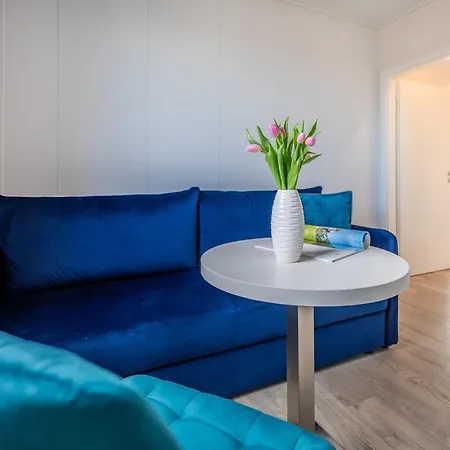 Resort Marina Martinshafen - Lotsenhaus Neuhof (Rugen)